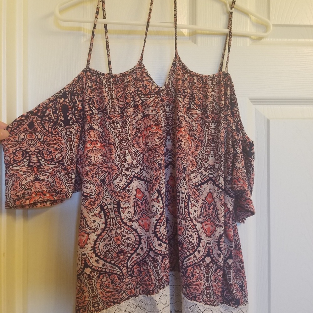 Patterned cold shoulder top